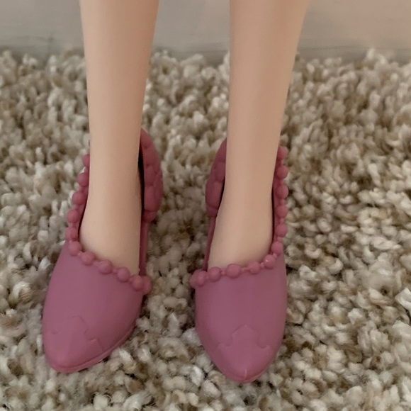 DISNEY DESCENDANTS MAL STYLE SWITCH DOLL - Picture 8 of 9